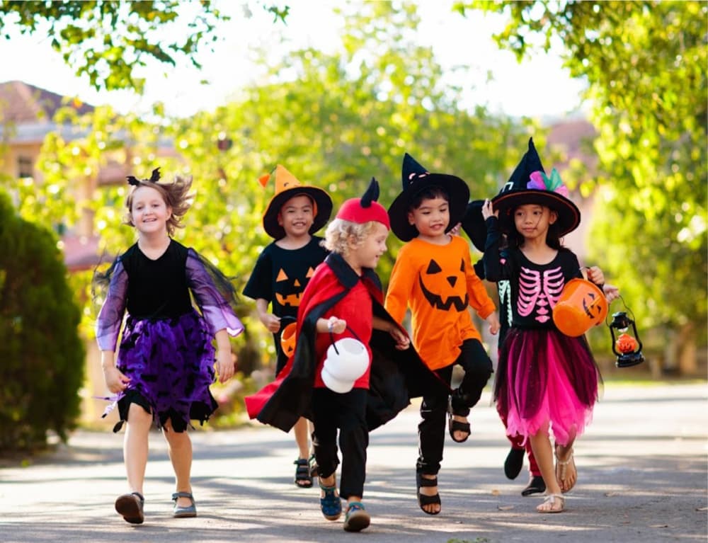 If you're looking for a fun activity for kids this October - these 2 colorful Halloween Scavenger Hunts are fun & easy entertainment for kids of all ages!