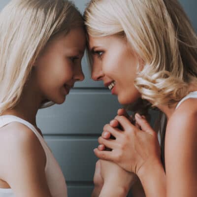 Positive Parenting Solutions to Be a Calm Mom & Get out of the Yelling Cycle. 9 tips to stop yourself from yelling at your kids & have a great relationship.